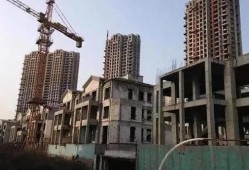 爆料房地产烂尾新闻,房地产烂尾风波，业主权益如何保障？