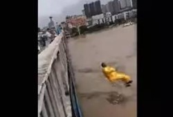 遂川爆料哥跳河新闻视频,真相与反思